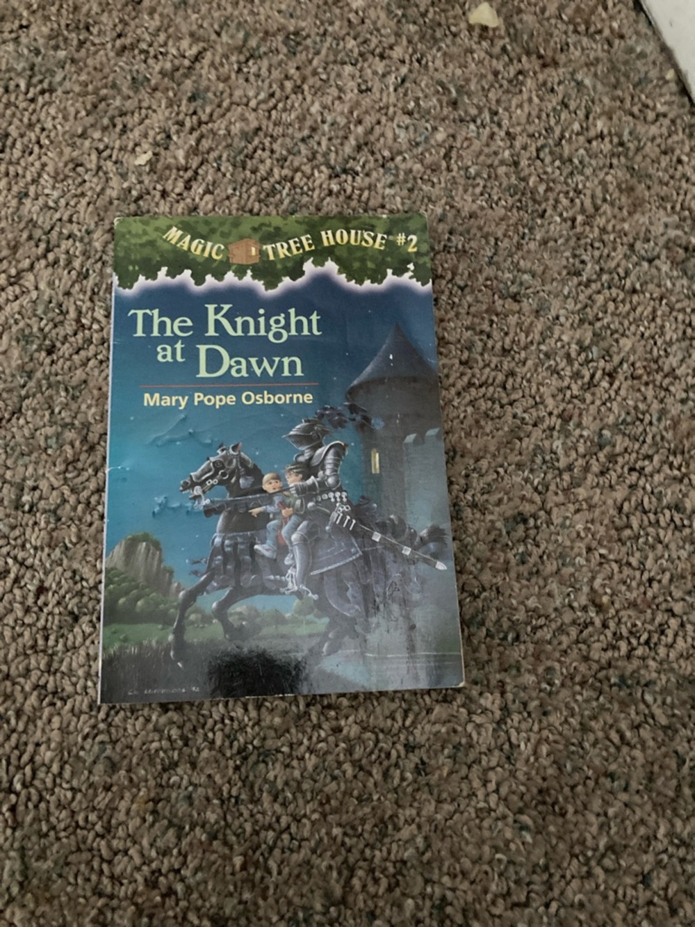 Mary Pope Osborne The Knight at Dawn (Blue) - Magic Tree House #2